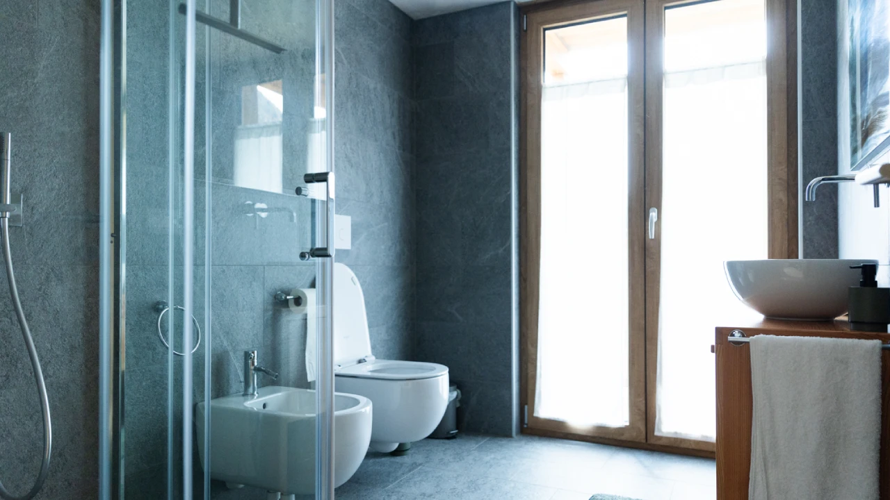 Bagno condiviso con doccia